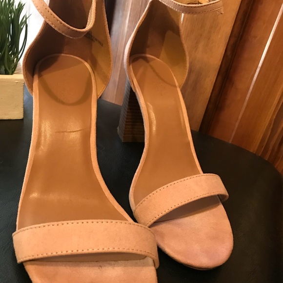 Pale pink ankle strap sandal - Picture 2 of 3
